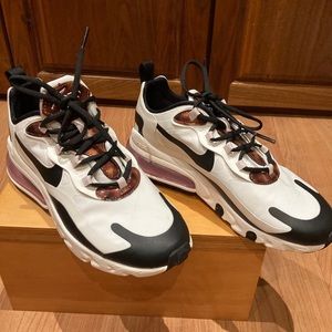 Air Max 270 React